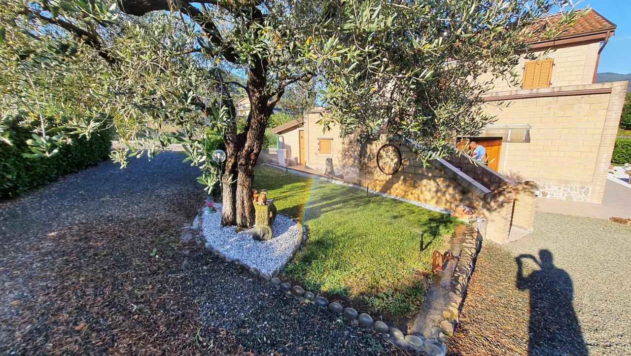 Spicchio Di Luna - Casa Vacanze Albiano Magra Extérieur photo