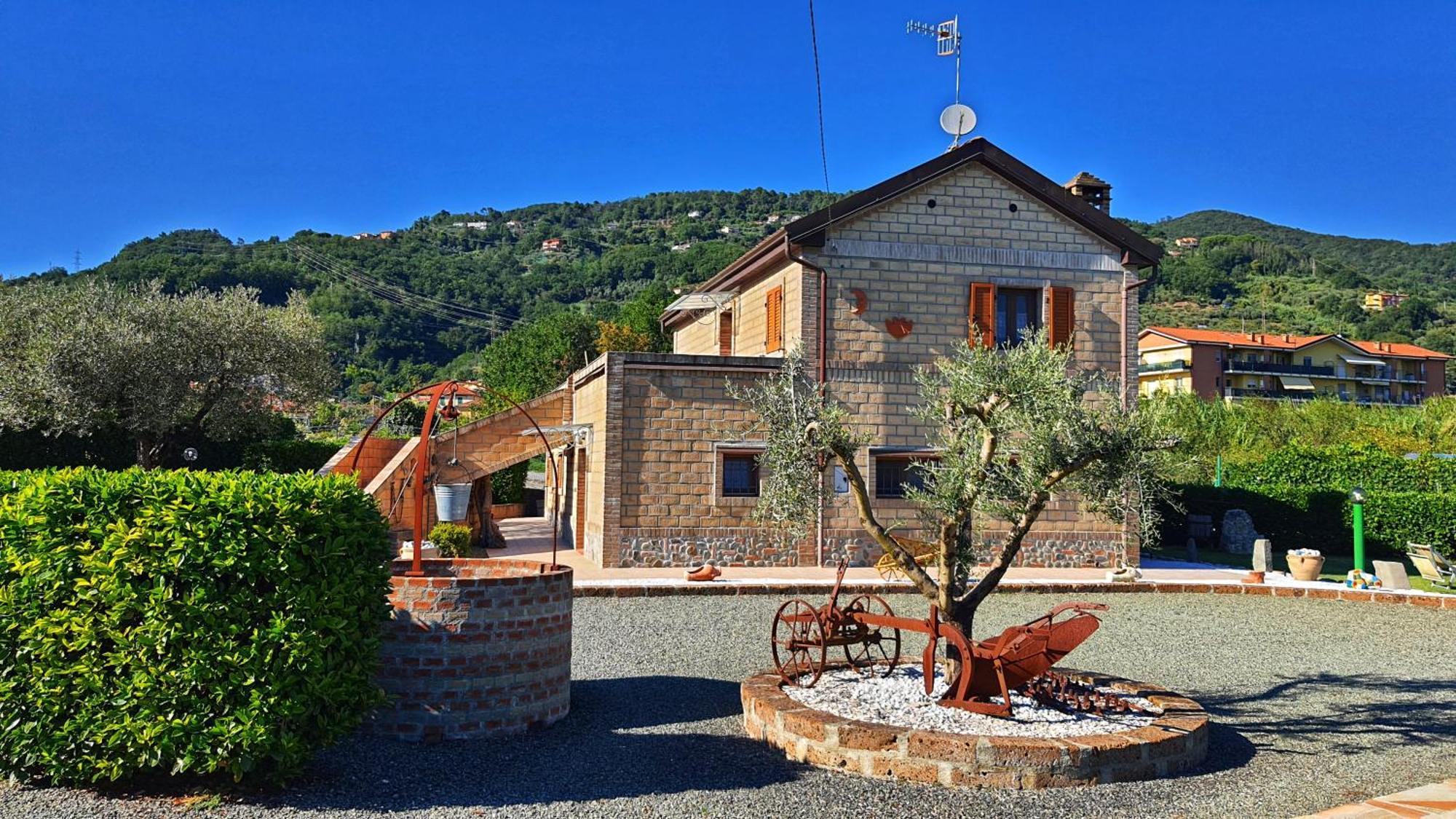Spicchio Di Luna - Casa Vacanze Albiano Magra Extérieur photo